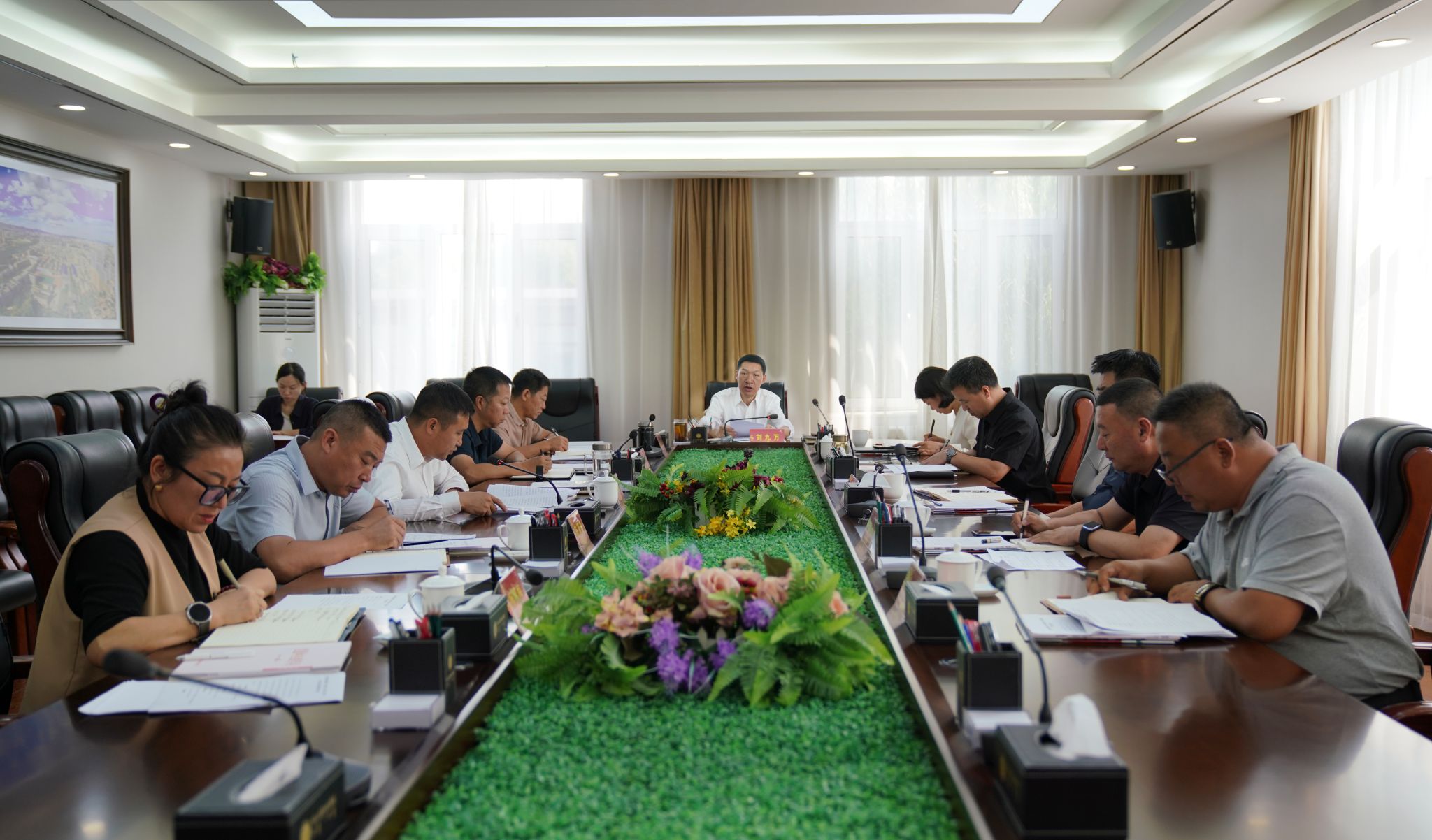 學校黨委理論學習中心組舉行第十三次集體學習會